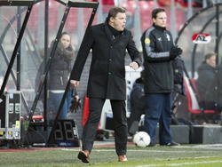 Heracles Almelo-trainer John Stegeman is niet tevreden met het vertoonde spel van zijn ploeg tegen AZ. (01-02-2015). 