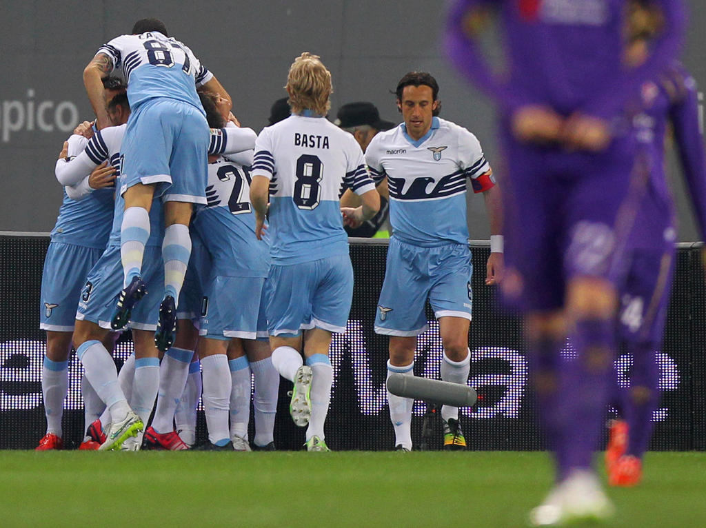 Los jugadores de la Lazio celebran un gol ante la Fiorentina. (Foto: Getty) Los jugadores de la Lazio celebran un gol ante la Fiorentina. (Foto: Getty)