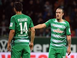 Pizarro und Kruse (r.) konnten den SVW gegen Frankfurt auch nicht retten