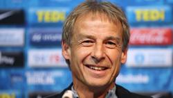 Machte schon privat mit Eintracht-Coach Adi Hütter Bekanntschaft: Hertha-Trainer Jürgen Klinsmann