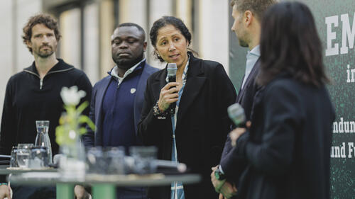 Steffi Jones steigt wohl beim FC Schalke 04 ein