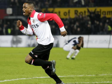 Andwélé Slory maakt in de slotminuut de gelijkmaker namens Feyenoord tegen Willem II. (24-01-2009)