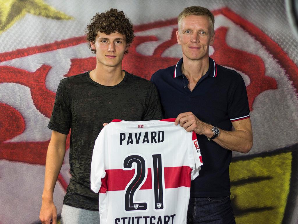 Benjamin Pavard (l.) ist jetzt Stuttgarter (Bildquelle: twitter/VfB Stuttgart)