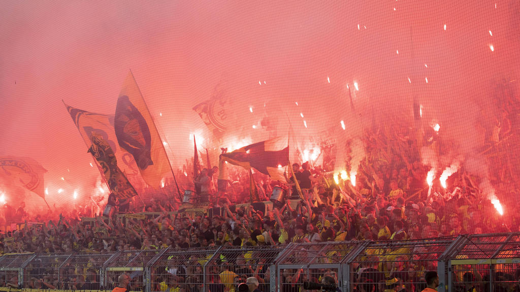 Unschöne Fan-Bilder beim Duell zwischen dem BVB und dem FC Kopenhagen