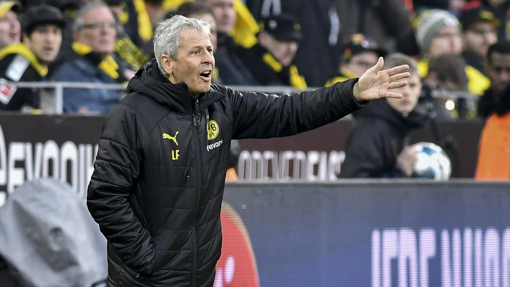BVB-Trainer Lucien Favre hat nichts gegen eine härte Gangart der Schiedsrichter BVB-Trainer Lucien Favre hat nichts gegen eine härte Gangart der Schiedsrichter