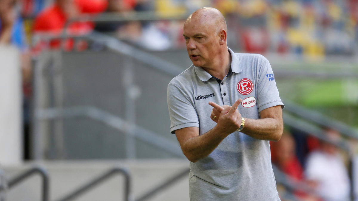 O treinador Uwe Rösler quer garantir a relação com a Fortuna Düsseldorf