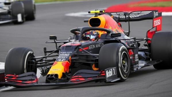 Alexander Albon hatte nach der Kollision mit Vibrationen im Auto zu kämpfen Alexander Albon hatte nach der Kollision mit Vibrationen im Auto zu kämpfen