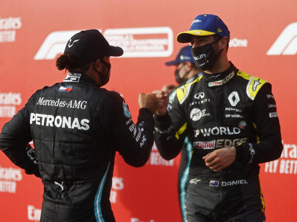 Lewis Hamilton und Daniel Ricciardo verstehen sich ganz hervorragend Lewis Hamilton und Daniel Ricciardo verstehen sich ganz hervorragend