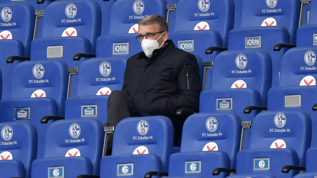 Peter Knäbel muss beim FC Schalke mit begrenzten Mitteln arbeiten