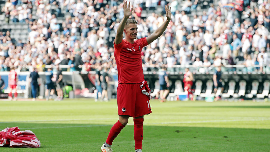 Nils Petersen kickte am Sonntag in der Landesliga in Sachsen-Anhalt Nils Petersen kickte am Sonntag in der Landesliga in Sachsen-Anhalt