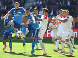 Der Hamburger SV rutschte nach dem 0:4 in Augsburg auf den Relegationsplatz