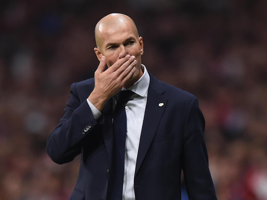 Zinédine Zidane in seinem Paradebewerb unter Druck