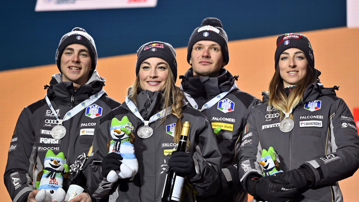 Die italienischen Biathletinnen Wierer (2. v. l.) und Vittozzi (r.) trainieren nicht gemeinsam