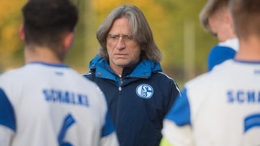Norbert Elgert betreut die U19 des FC Schalke 04
