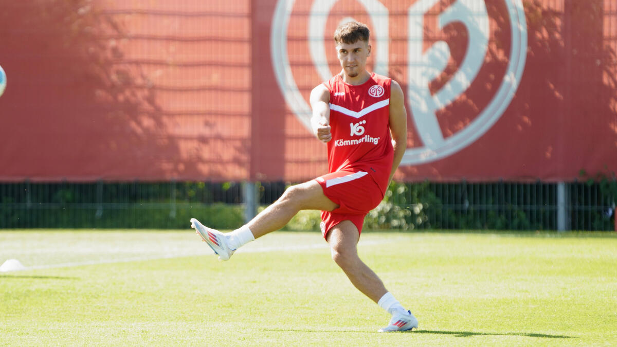 Brajan Gruda của Mainz được giao dịch tại các câu lạc bộ hàng đầu như FC Bayern