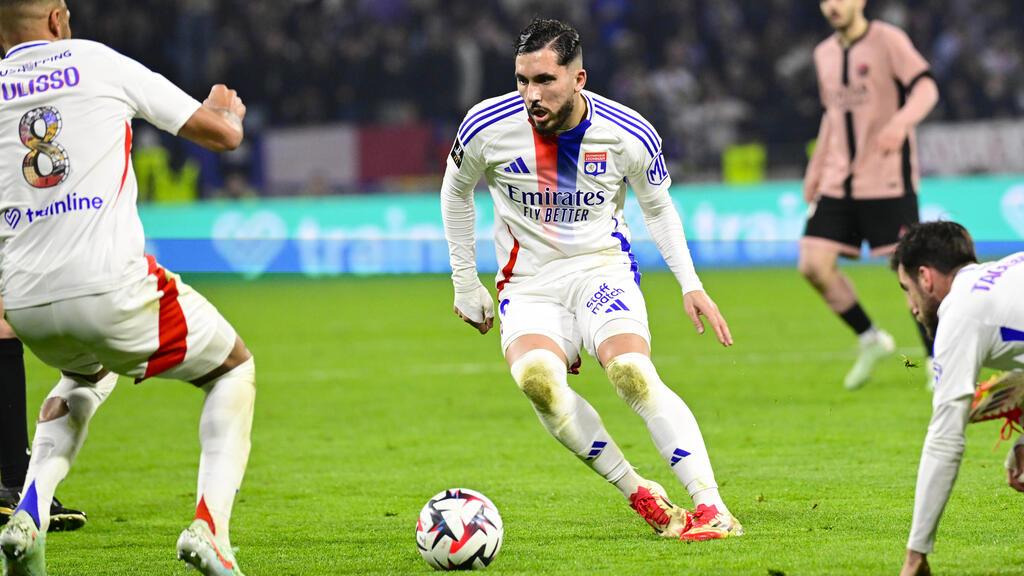 Der FC Bayern, BVB und Bayer Leverkusen beschäftigen sich mit Rayan Cherki Der FC Bayern, BVB und Bayer Leverkusen beschäftigen sich mit Rayan Cherki