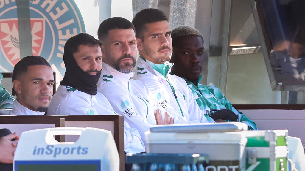André Silva (2.v.r.) ist bei Werder Bremen wohl schon außen vor André Silva (2.v.r.) ist bei Werder Bremen wohl schon außen vor