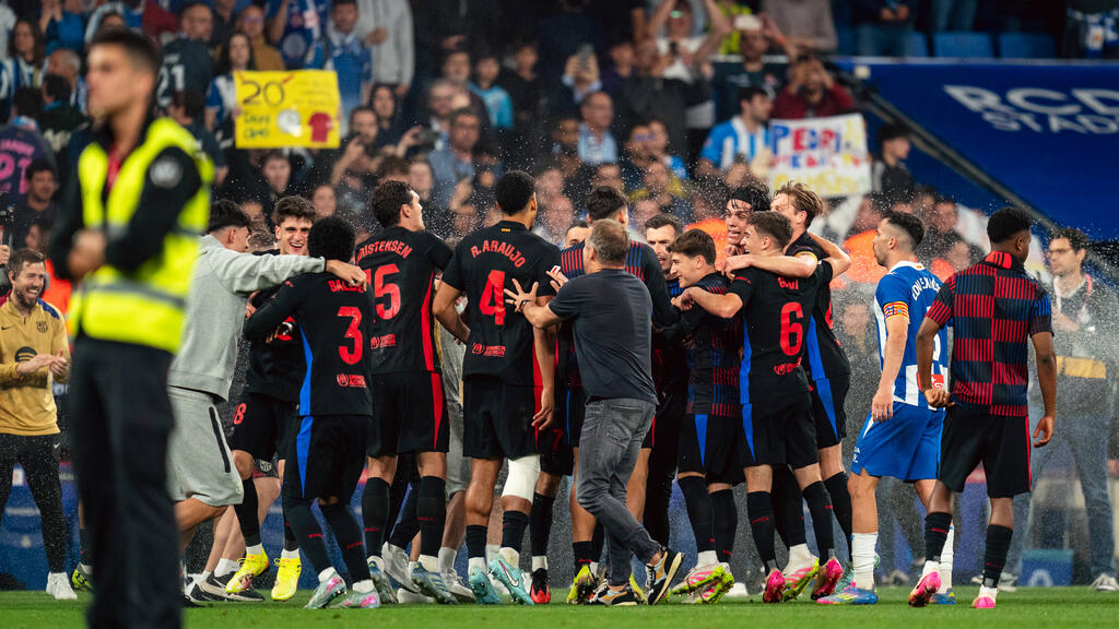 Hansi Flick und der FC Barcelona sind Meister Hansi Flick und der FC Barcelona sind Meister