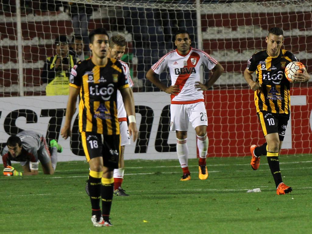 Al caer el telón del partido, Chumacero (89) empató para el 'Tigre' paceño. (Foto: Imago)
