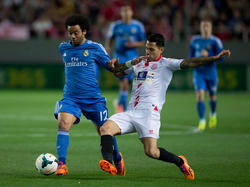 Reals Linksverteidiger Marcelo (l.) in einem Zweikampf im Spiel gegen den FC Sevilla