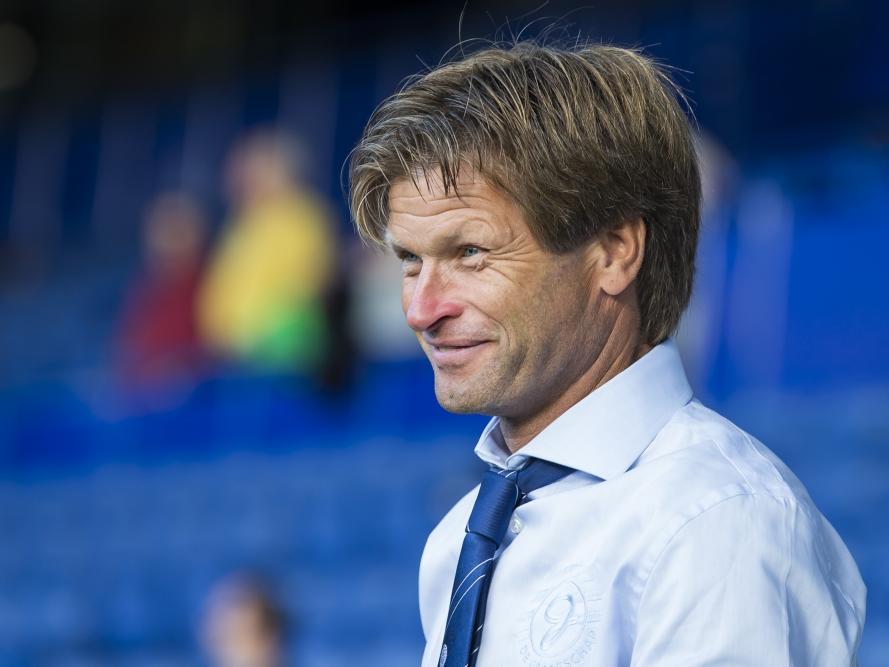 De Graafschap-trainer Jan Vreman kan lachen tijdens het competitieduel De Graafschap - FC Eindhoven (05-08-2016).