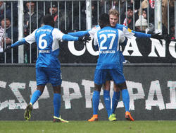 Holstein Kiel steht aktuell auf dem Relegationsplatz