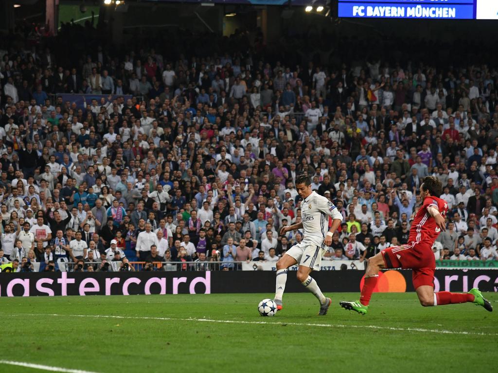 Ronaldo ejecuta a puerta vacía el último tanto de su cuenta. (Foto: Getty)