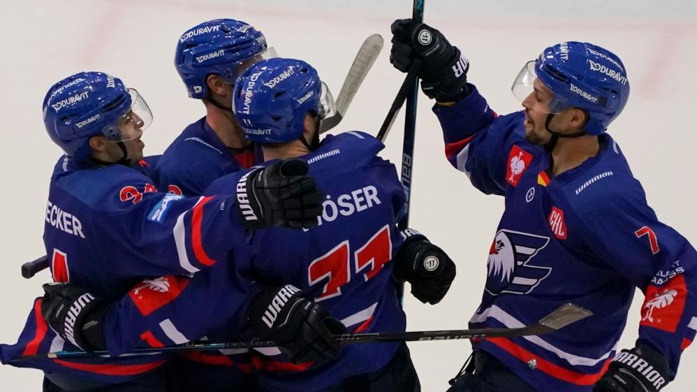 Die Adler Mannheim überstanden die Vorrunde der Champions League Die Adler Mannheim überstanden die Vorrunde der Champions League