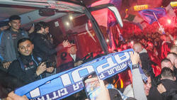 Fans feiern schon in Neapel