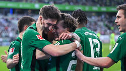 Gladbachs Spieler atmen nach dem Sieg gegen den VfL Wolfsburg auf