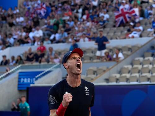Andy Murray hat im Doppel eine beeindruckende Serie von Matchbällen abgewehrt