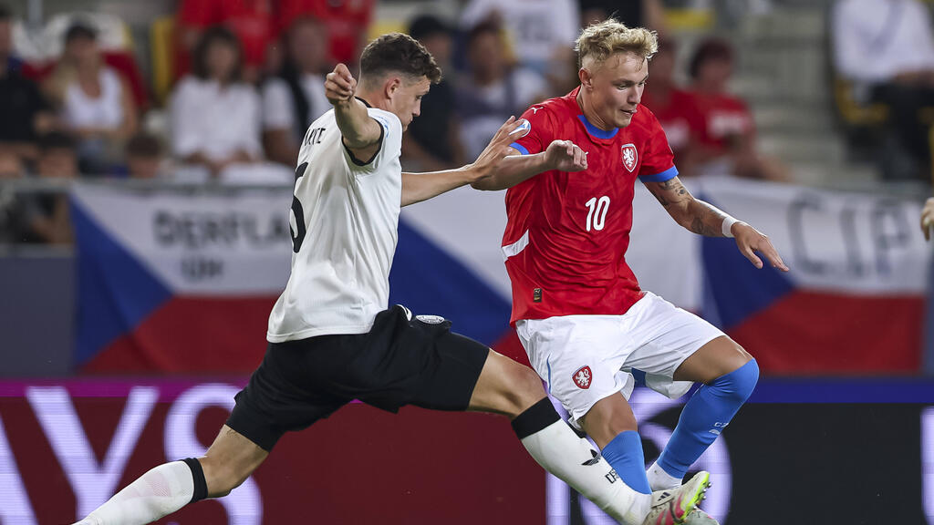 Adam Karabec (r.) bleibt dem Hamburger SV wohl erhalten Adam Karabec (r.) bleibt dem Hamburger SV wohl erhalten