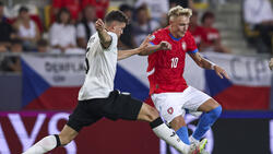 Adam Karabec (r.) bleibt dem Hamburger SV wohl erhalten