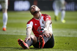 Colin Kâzim-Richards (Feyenoord) baalt na een mislukte actie tegen Go Ahead Eagles. [19-04-2015]