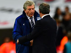 Fair Play geht vor für Englands Trainer Roy Hodgson (l.) vor