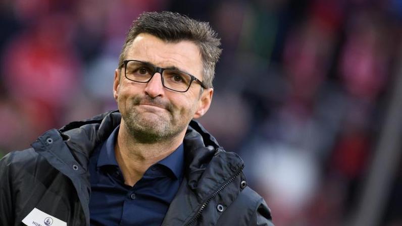 Ex-Trainer Michael Köllner liegt im Rechtsstreit mit dem 1. FC Nürnberg Ex-Trainer Michael Köllner liegt im Rechtsstreit mit dem 1. FC Nürnberg