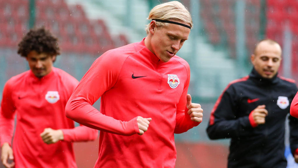 Xaver Schlager zieht es wohl nicht von Red Bull Salzburg nach Gladbach Xaver Schlager zieht es wohl nicht von Red Bull Salzburg nach Gladbach