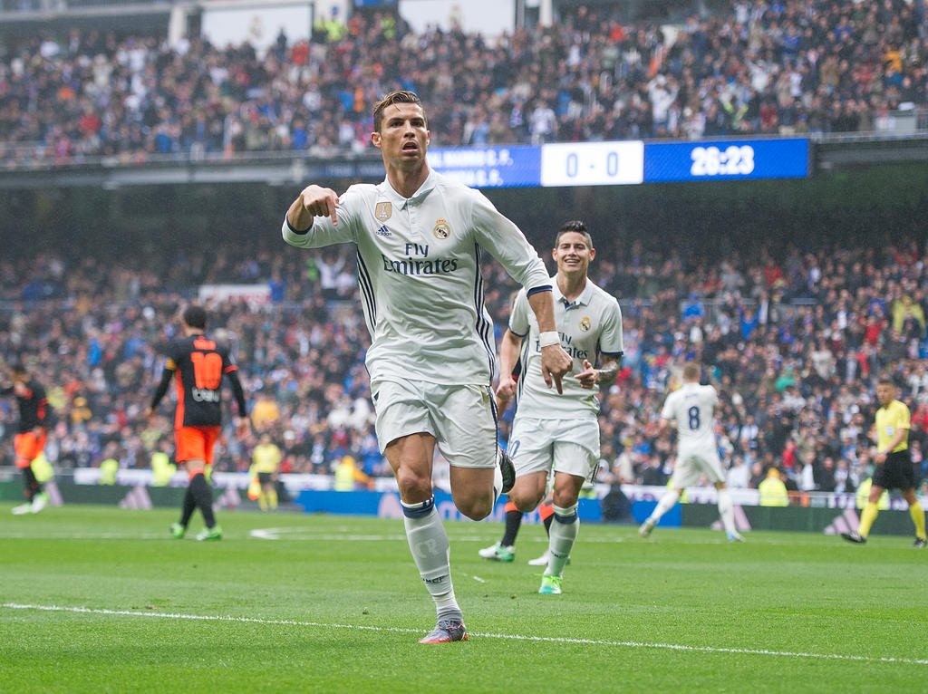 Cristiano Ronaldo viert zijn doelpunt dat hem all-time topscorer Europese competities maakt