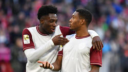 Beim FC Bayern ein starkes Duo: Alphonso Davies (l.) und David Alaba