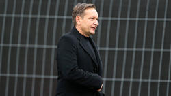 Horst Heldt will sich nicht zu den Schalke-Gerüchten äußern