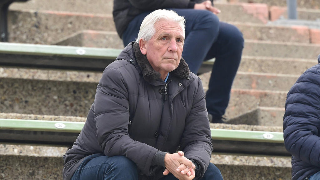 Klaus Fischer wettert gegen die Zustände beim FC Schalke 04 Klaus Fischer wettert gegen die Zustände beim FC Schalke 04