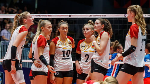 Die deutschen Volleyballerinnen waren nach dem Spiel gegen Tschechien enttäuscht