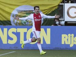 Ajax-aanvaller Amin Younes juicht nadat hij op knappe wijze Ajax op voorsprong heeft gebracht tegen ADO Den Haag. (17-01-2016)