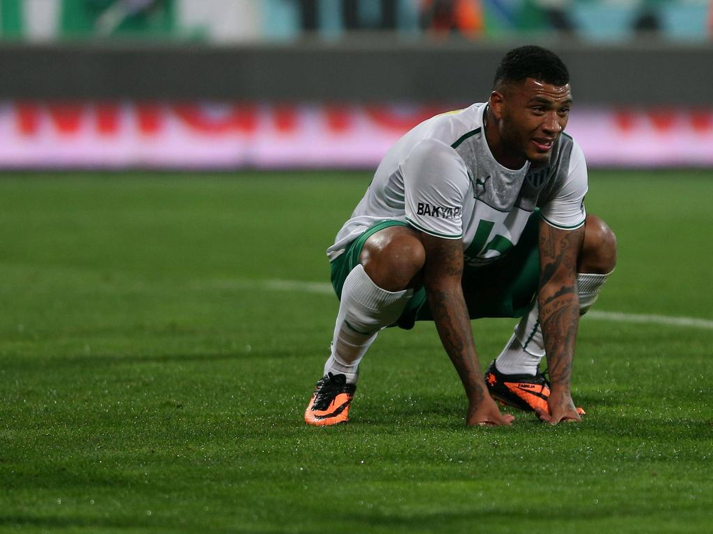 Colin Kâzim-Richards moet in het shirt van Bursaspor even op adem komen. Colin Kâzim-Richards moet in het shirt van Bursaspor even op adem komen.
