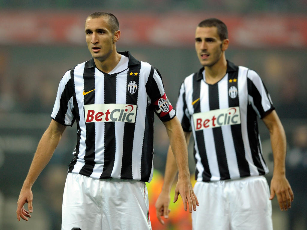 Chiellini (izq.) y Bonucci forman juntos la defensa de hierro de la Juve desde 2010. (Foto: Getty)