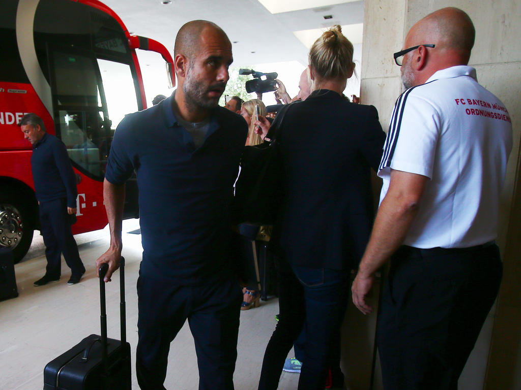 Pep Guardiola bei der Ankunft in Athen
