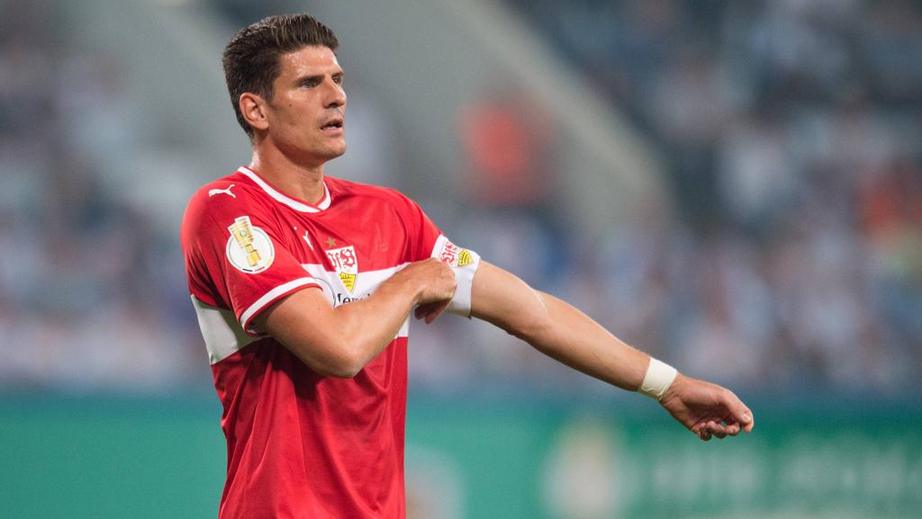 Mario Gomez schied mit Stuttgart bei Hansa Rostock aus dem Pokal aus
