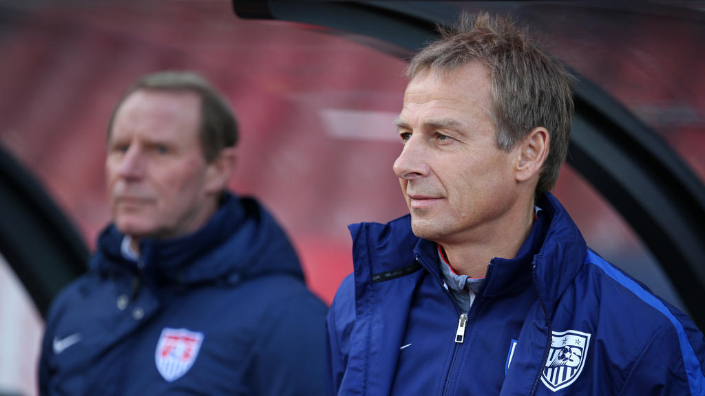 Berti Vogts (l.) glaubt an den Erfolg von Jürgen Klinsmann in Berlin