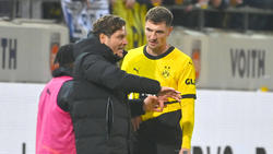 Edin Terzic (l.) war mit der Leistung seiner BVB-Spieler ziemlich unzufrieden
