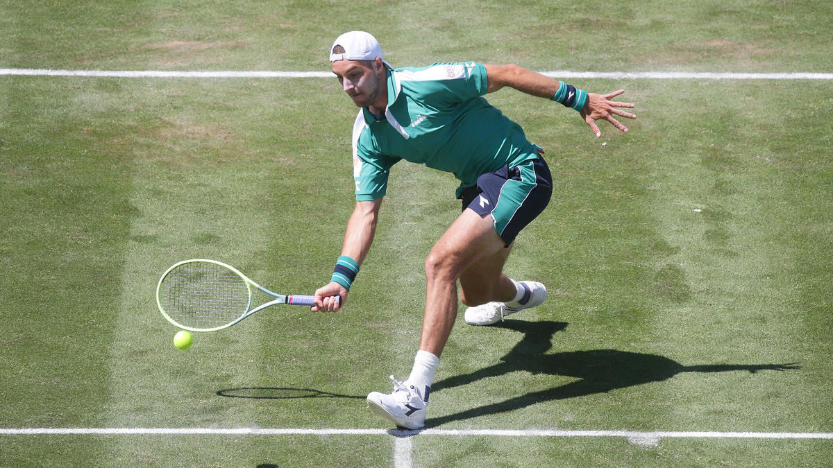 Struff darf in Stuttgart weiter vom Titel träumen